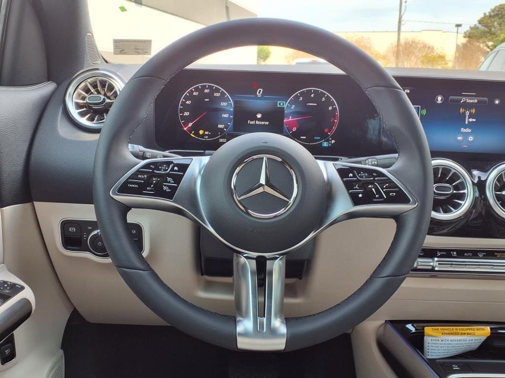 Used 2025 Polar White Mercedes-Benz GLA 250 image 13