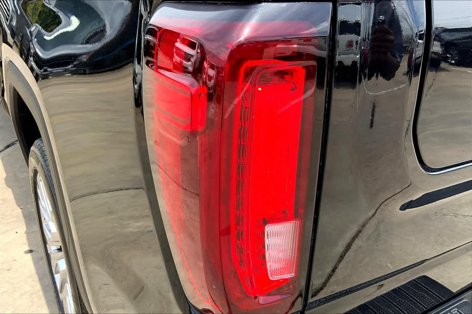 Used 2022 Onyx Black GMC Denali image 29
