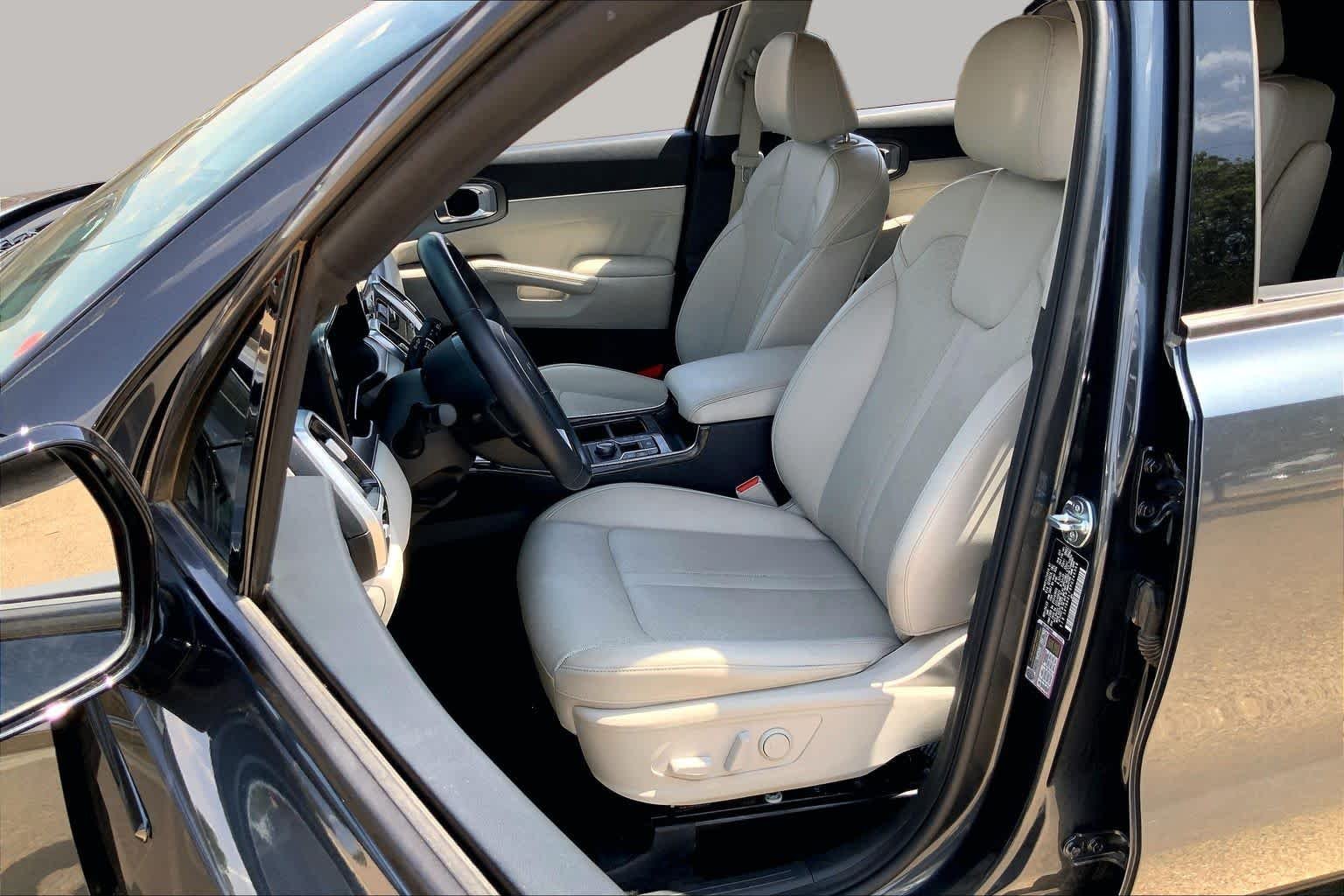 Used 2023 Gravity Grey Kia SX image 8