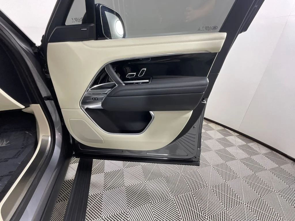 Certified Used 2023 Gray Land Rover SE image 21