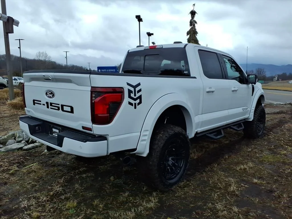 New 2026 Oxford White Ford XLT image 8
