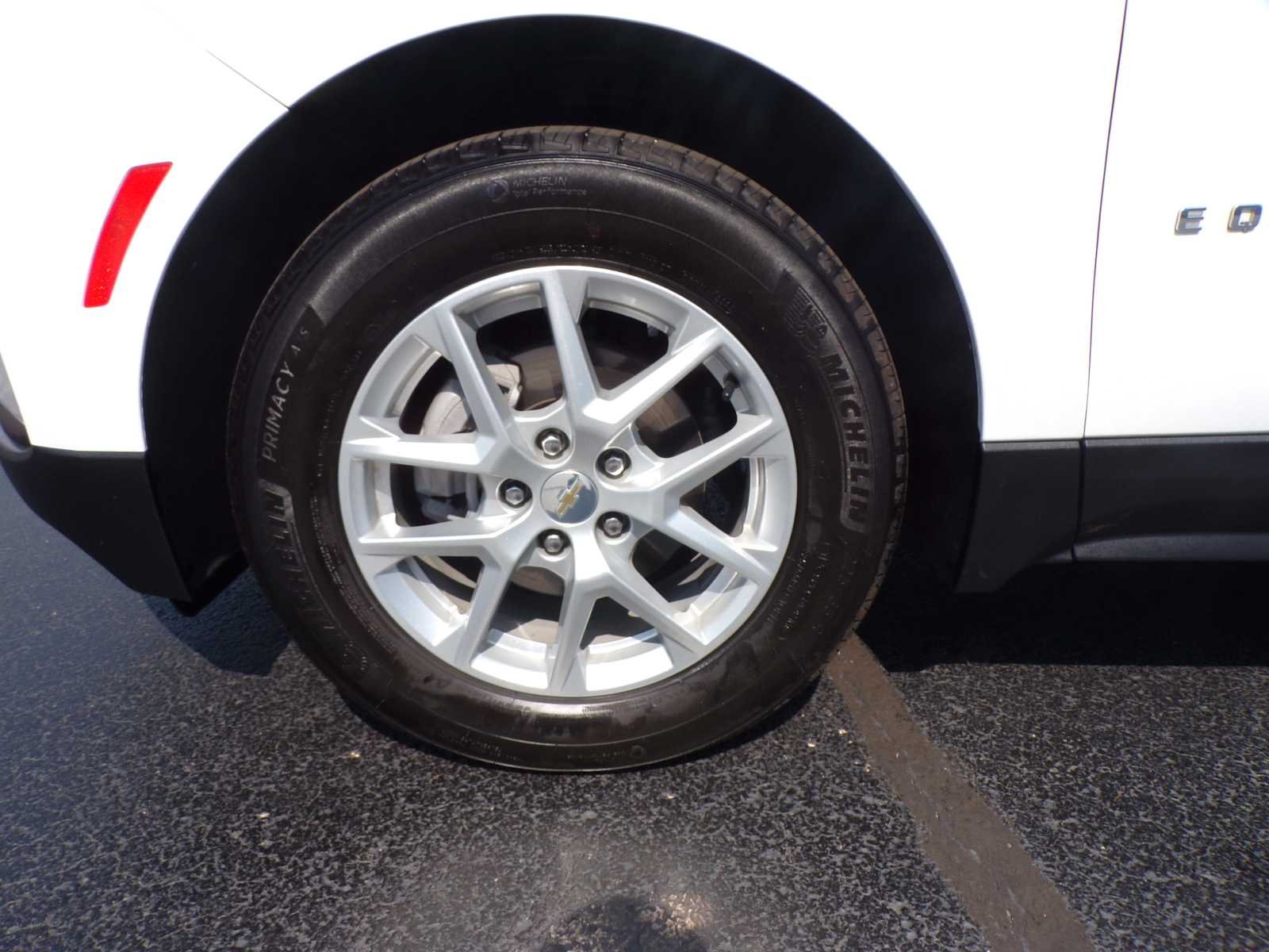 Used 2024 Summit White Chevrolet LT image 24
