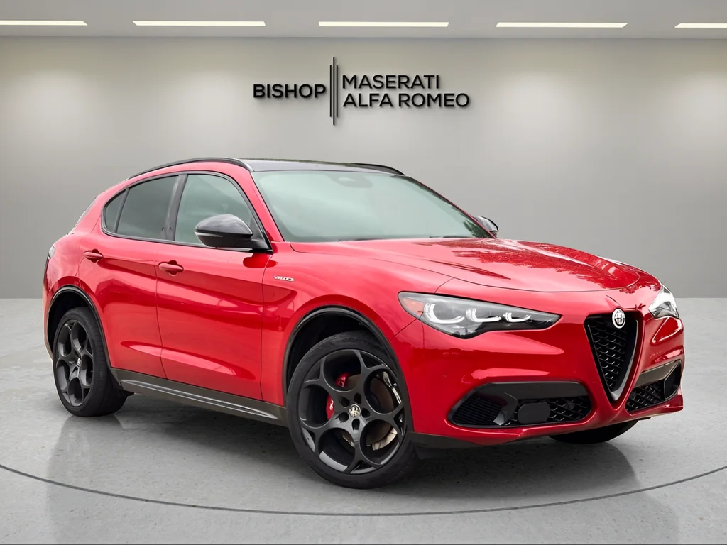 Used 2025 Red Alfa Romeo Base image 1