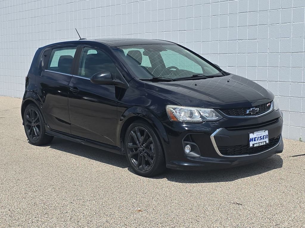 Used 2018 Black Chevrolet Premier image 14