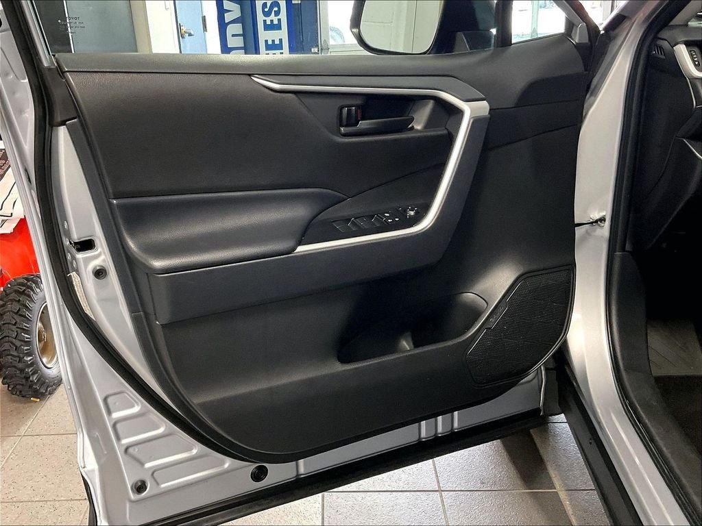 Used 2025 Silver Toyota LE image 9