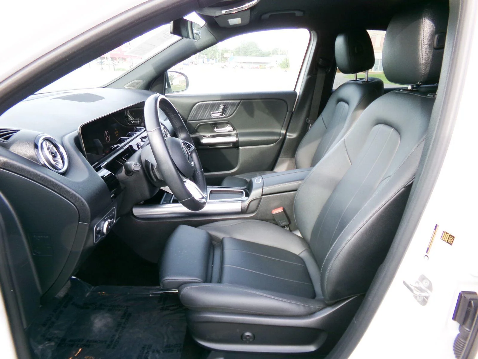 Used 2025 Polar White Mercedes-Benz GLA 250 image 12