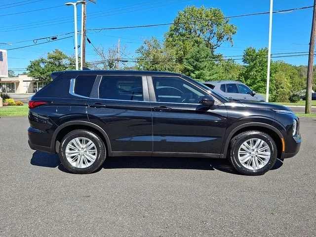Used 2022 Black Mitsubishi ES image 8