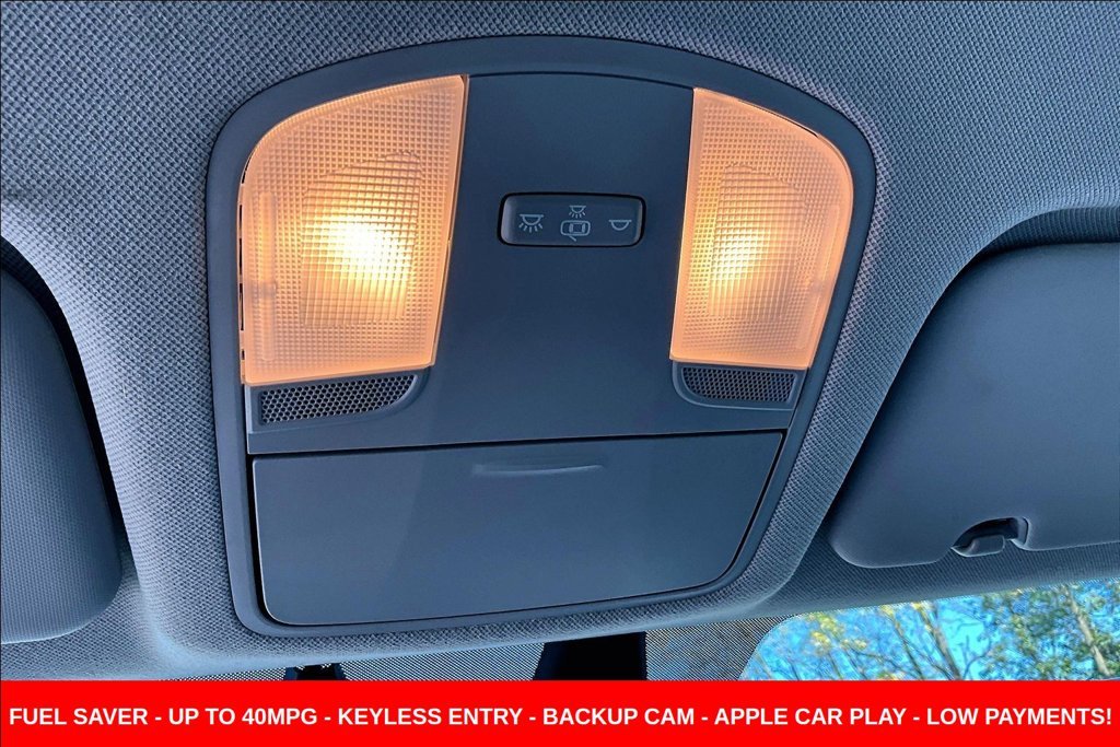 Used 2020 Silver Hyundai SEL image 18