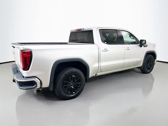 Used 2021 Silver GMC Elevation image 7