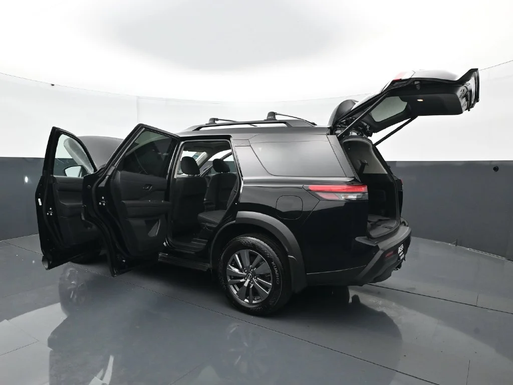Used 2025 Super Black Nissan SV image 35