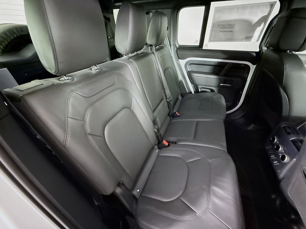 New 2026 Fuji White LAND ROVER X-Dynamic SE image 27