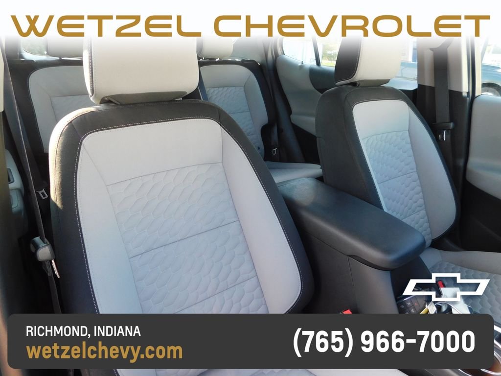 Used 2020 Silver Chevrolet LS image 18