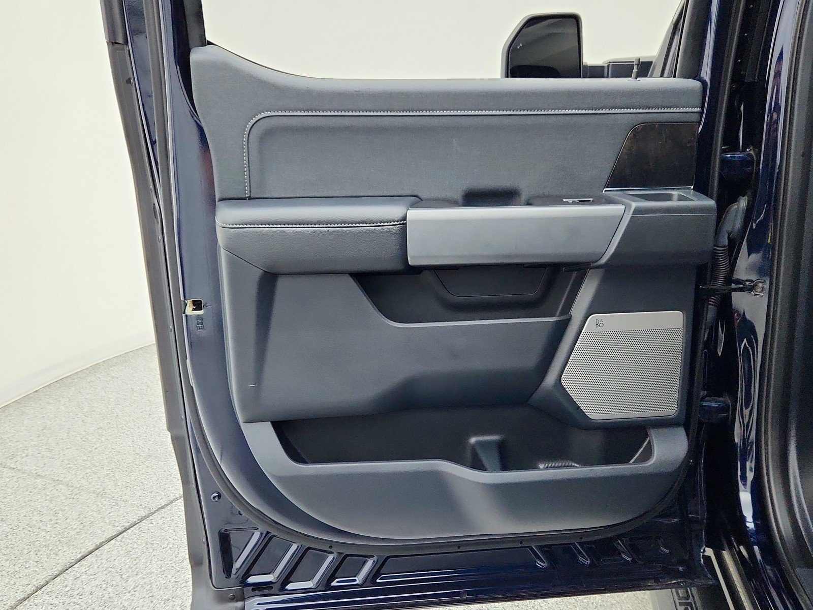 Used 2023 ANTIMATTER BLUE Ford LARIAT image 27