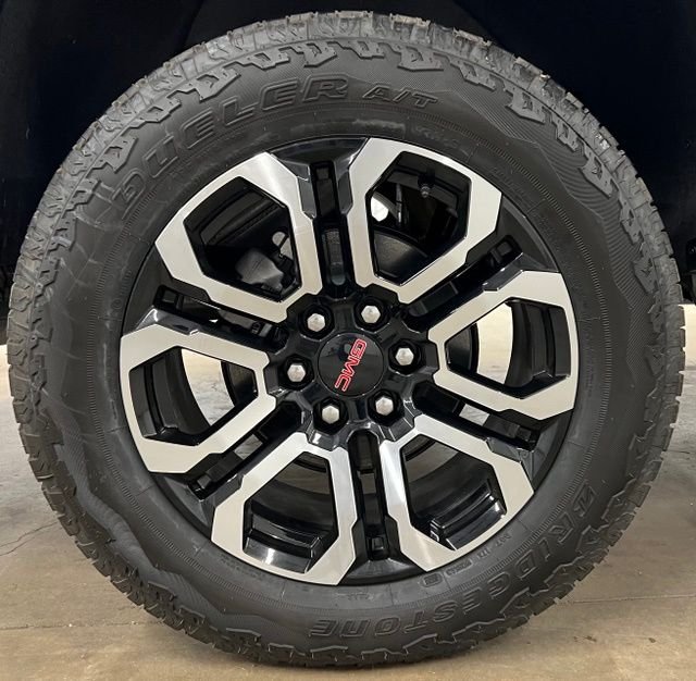 Used 2026 White GMC AT4 image 8