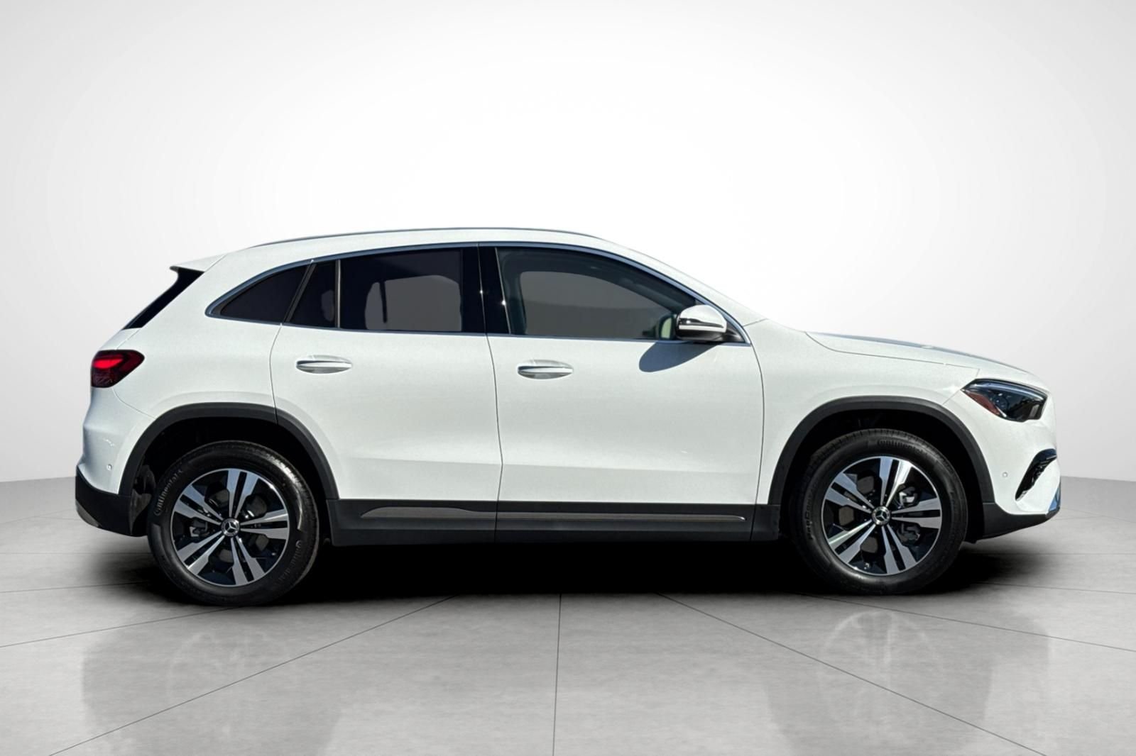 New 2026 Polar White Mercedes-Benz GLA 250 image 32