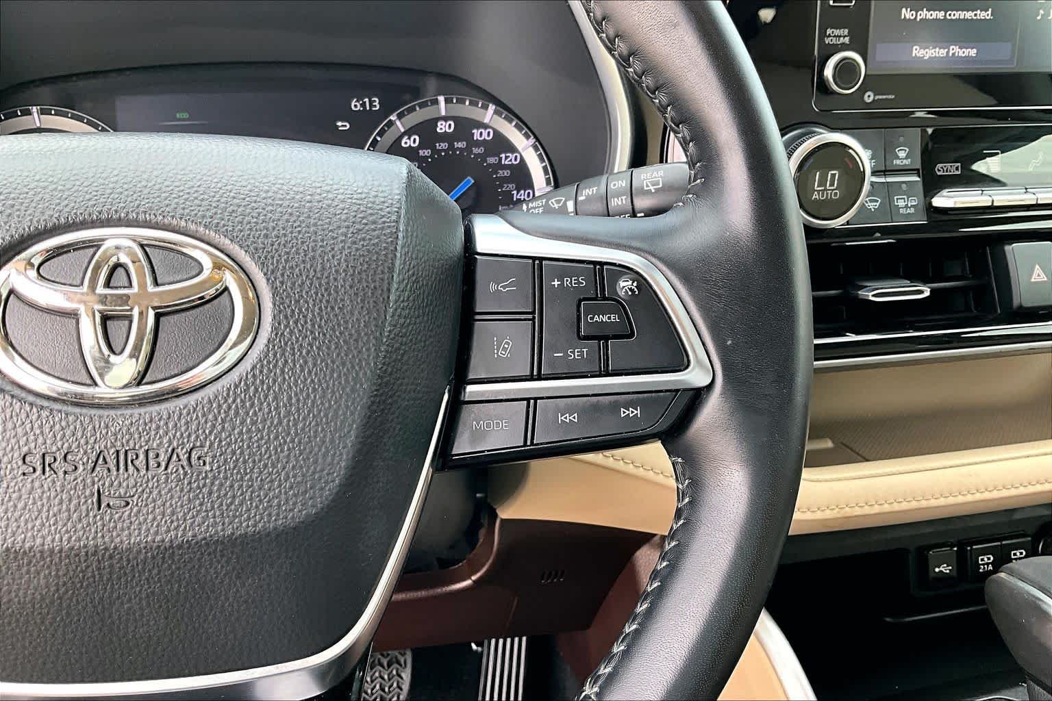 Used 2020 Blizzard Pearl Toyota Hybrid XLE image 25