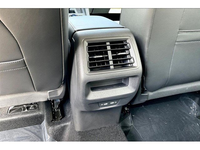 New 2026 Platinum Gray Metallic Volkswagen 2.0T SE image 9