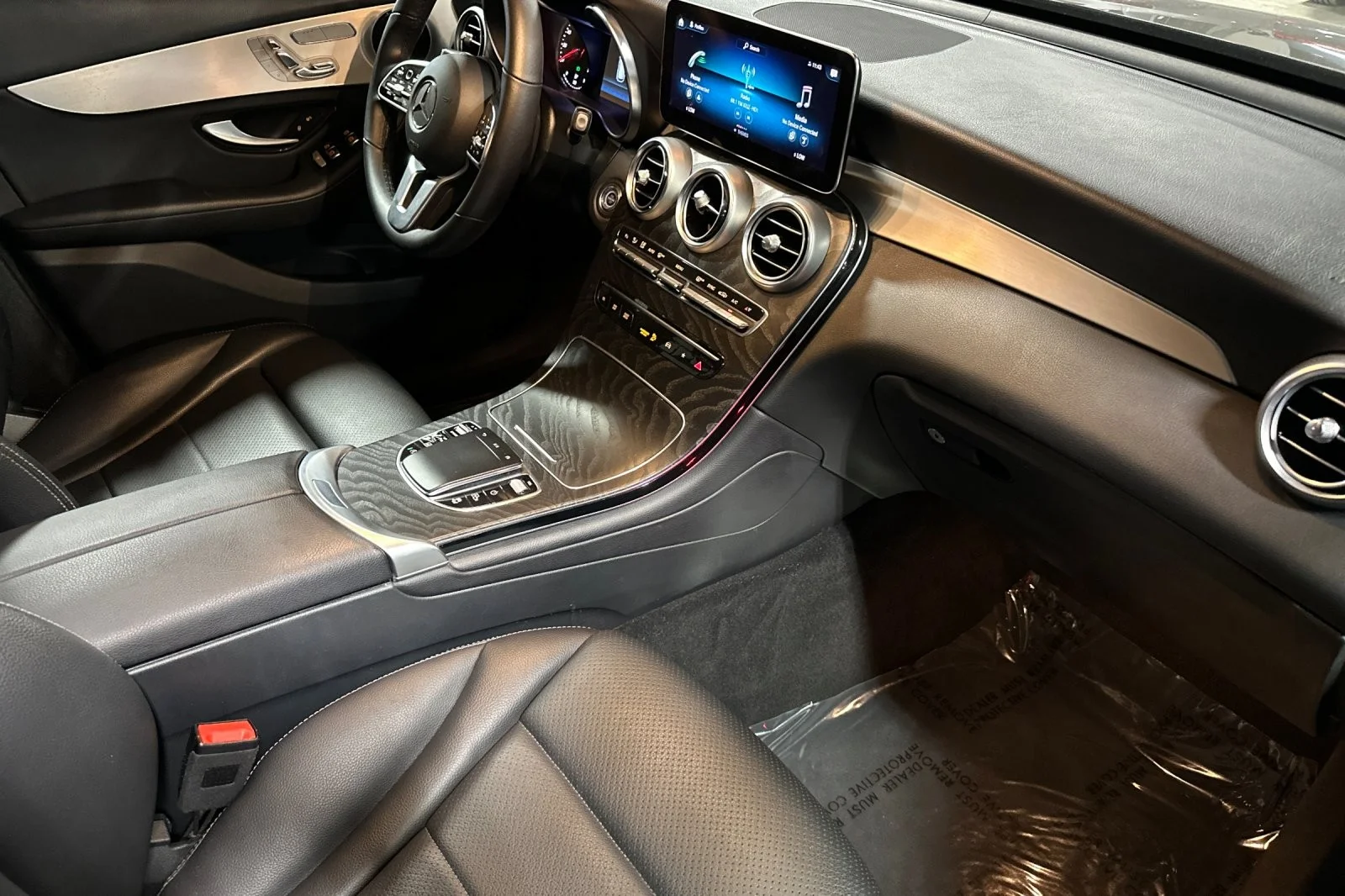 Used 2022 Black Mercedes-Benz GLC 300 4MATIC® SUV image 15