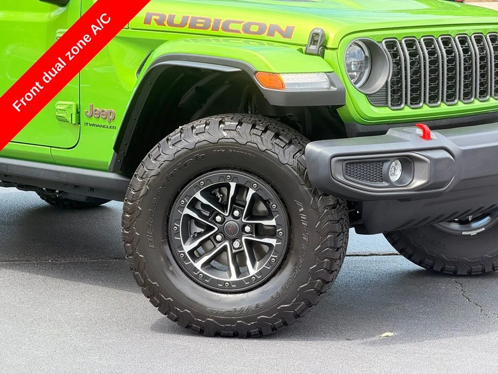 Used 2025  Jeep Rubicon image 7