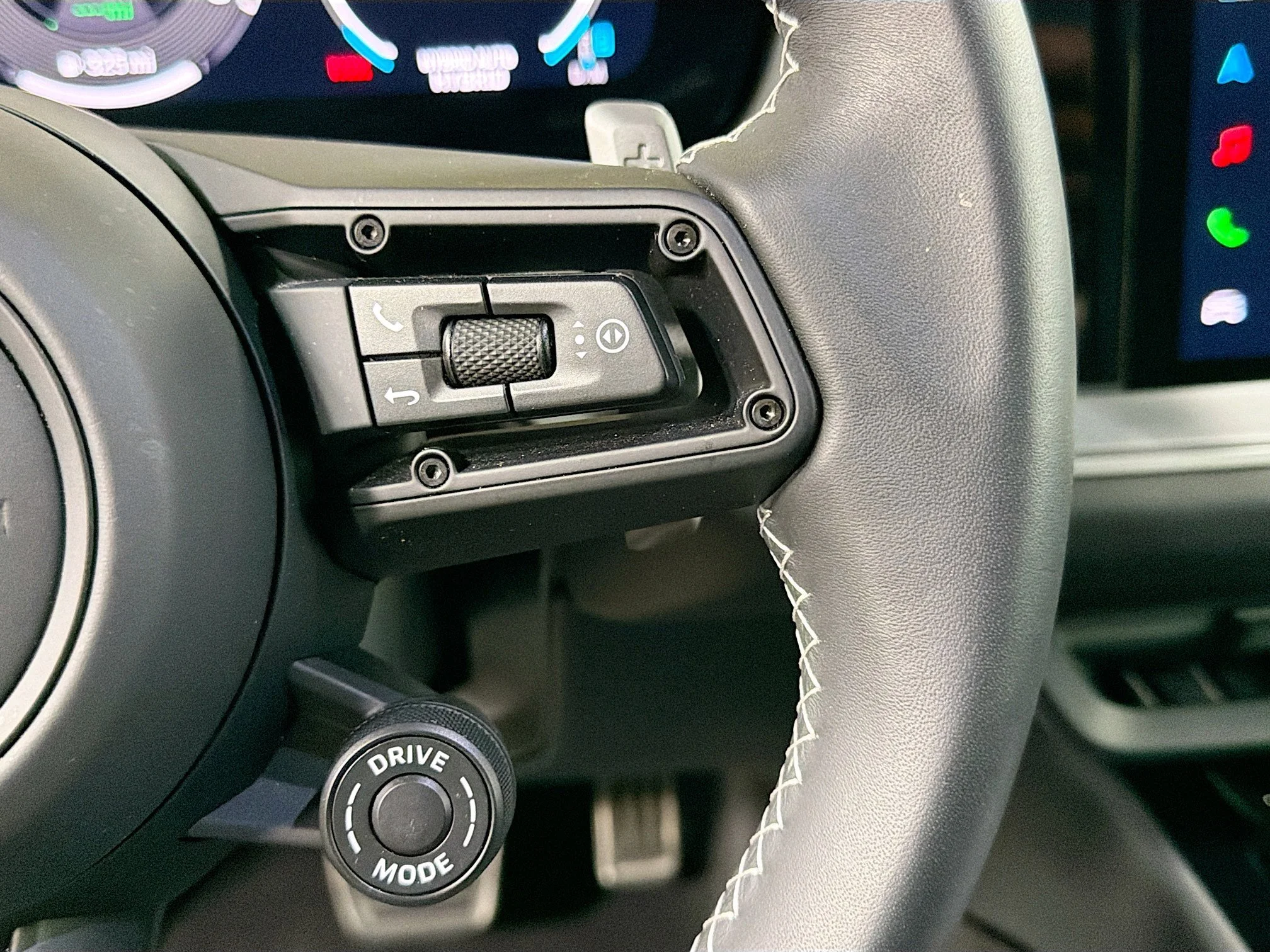 2025 Porsche Cayenne Turbo E-Hybrid - Photo 39