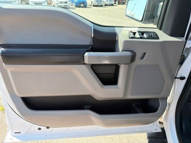 Used 2016 Oxford White Ford XLT image 11