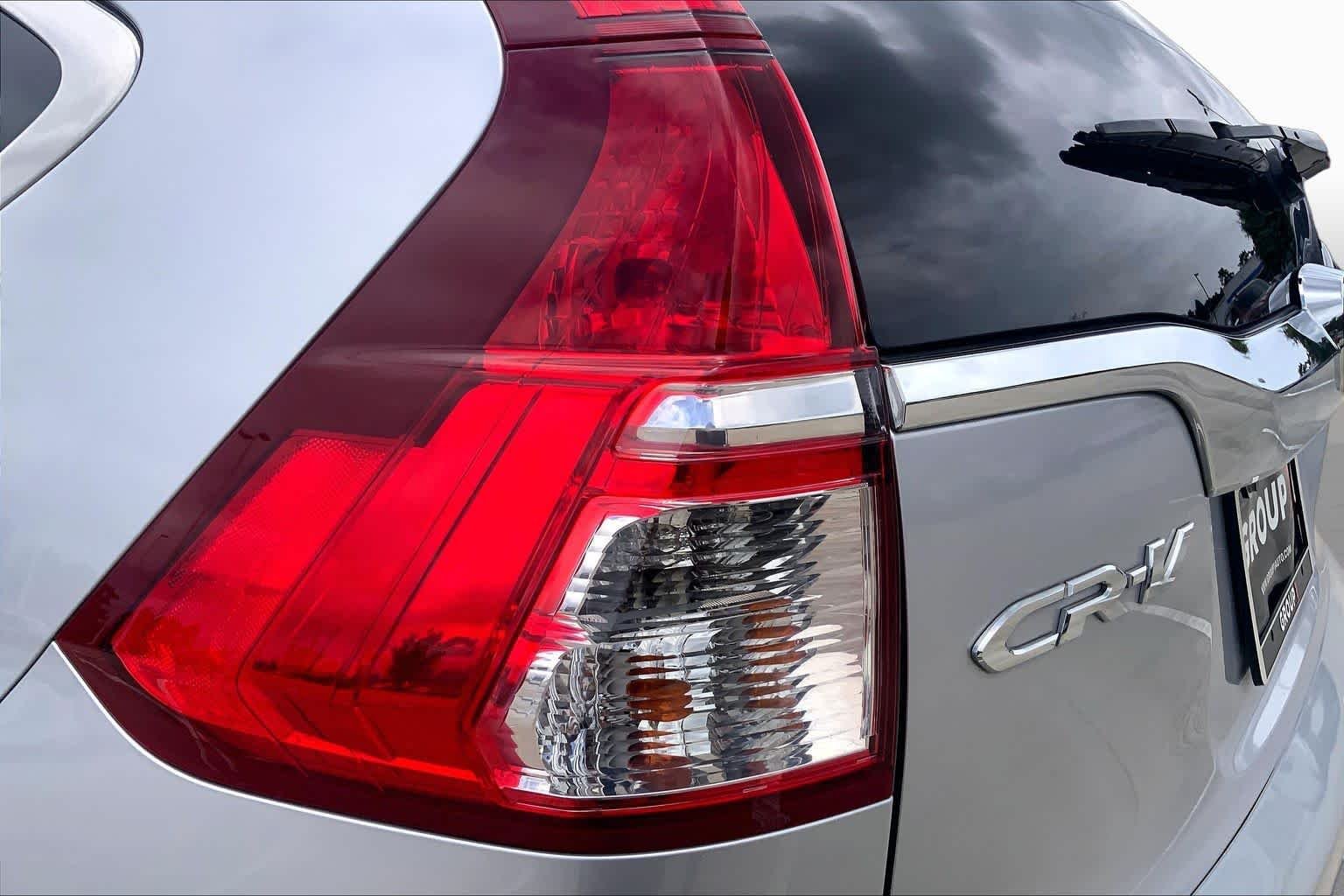 Used 2016 Alabaster Silver Metallic Honda EX-L image 28