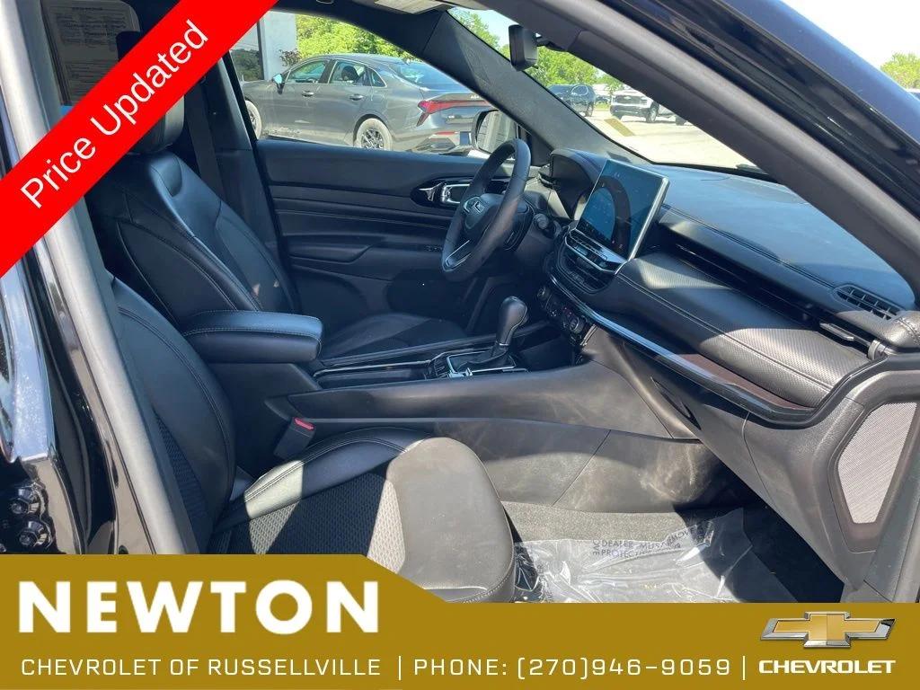 Used 2022 Diamond Black Jeep Latitude image 19
