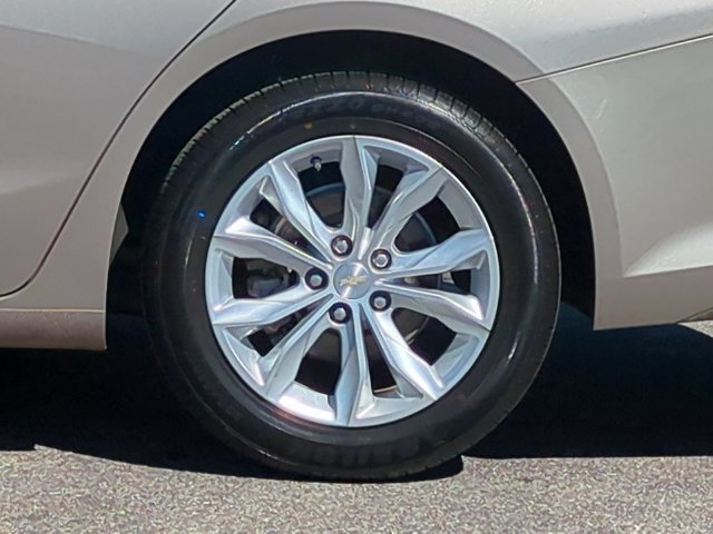 Used 2023 MINERAL GRAY METALLIC Chevrolet LT image 35