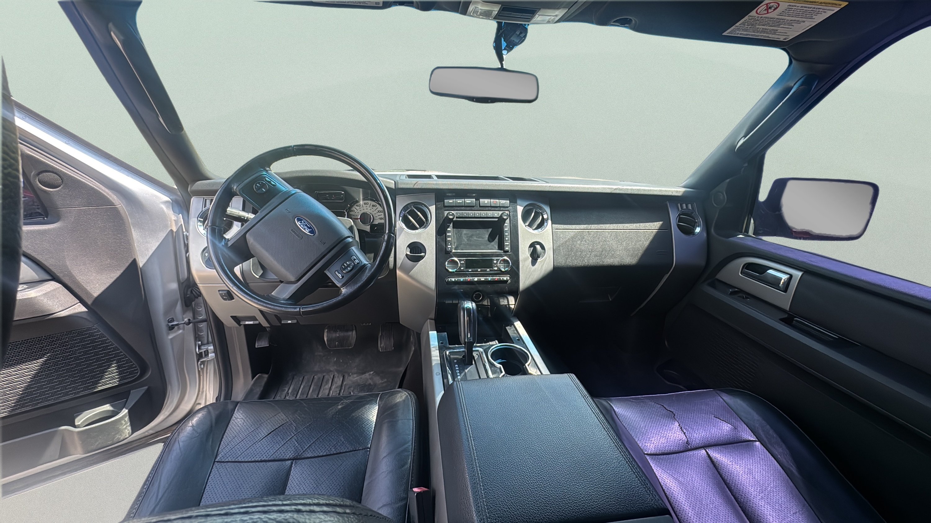 Used 2014 Silver Ford LIMITED image 9