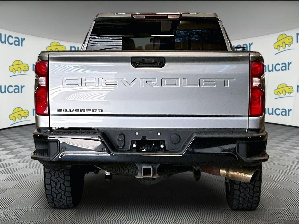 Used 2024 Sterling Gray Metallic Chevrolet Custom image 5