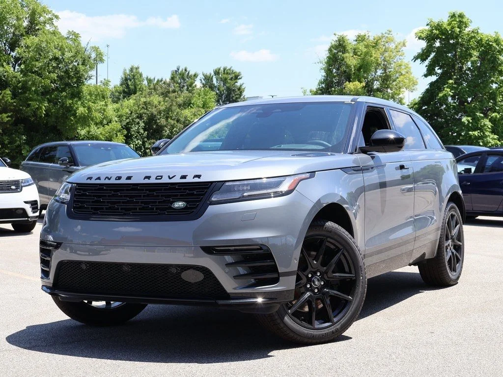 Certified Used 2026 Zadar Gray Premium Metallic Land Rover Dynamic SE image 1