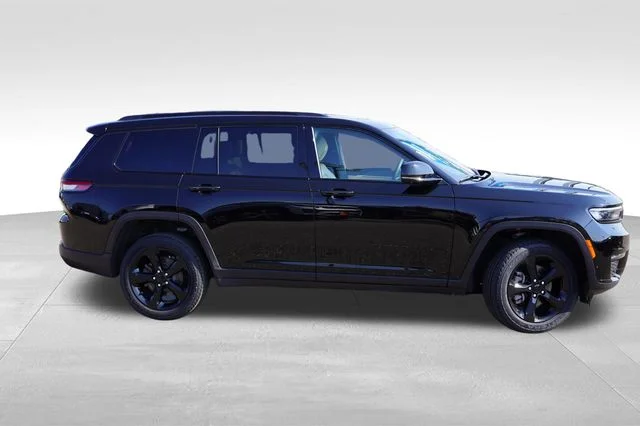 Certified Used 2025 Black Jeep Limited image 3