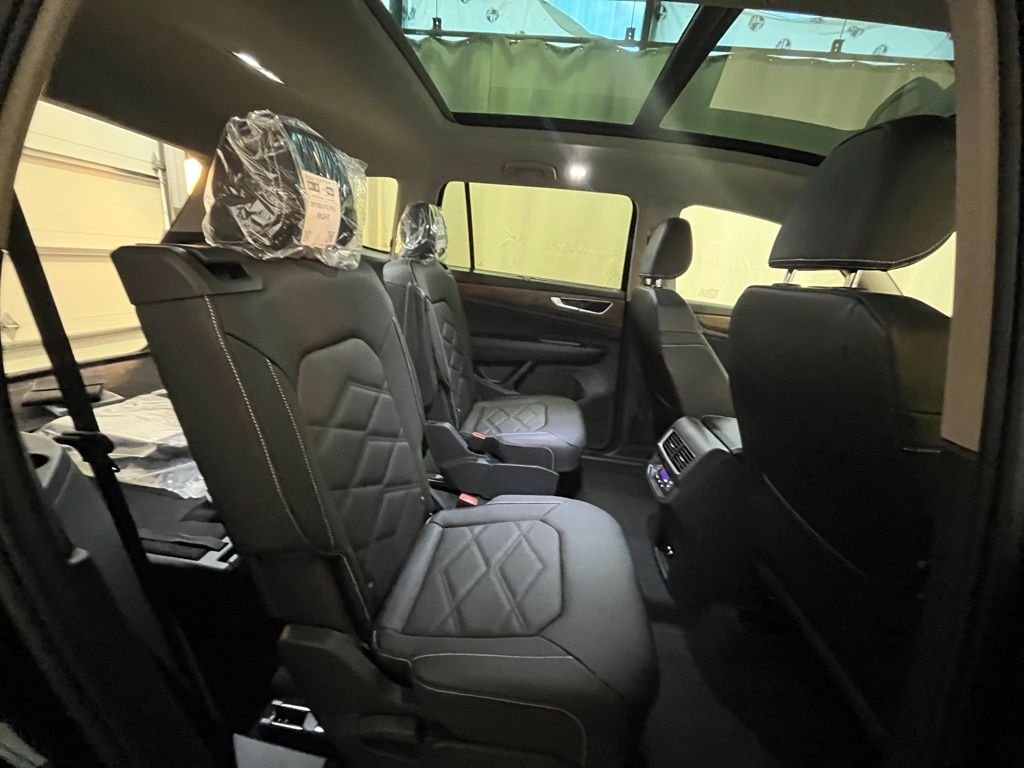 New 2026 Black Volkswagen 2.0T SE w/Technology image 24