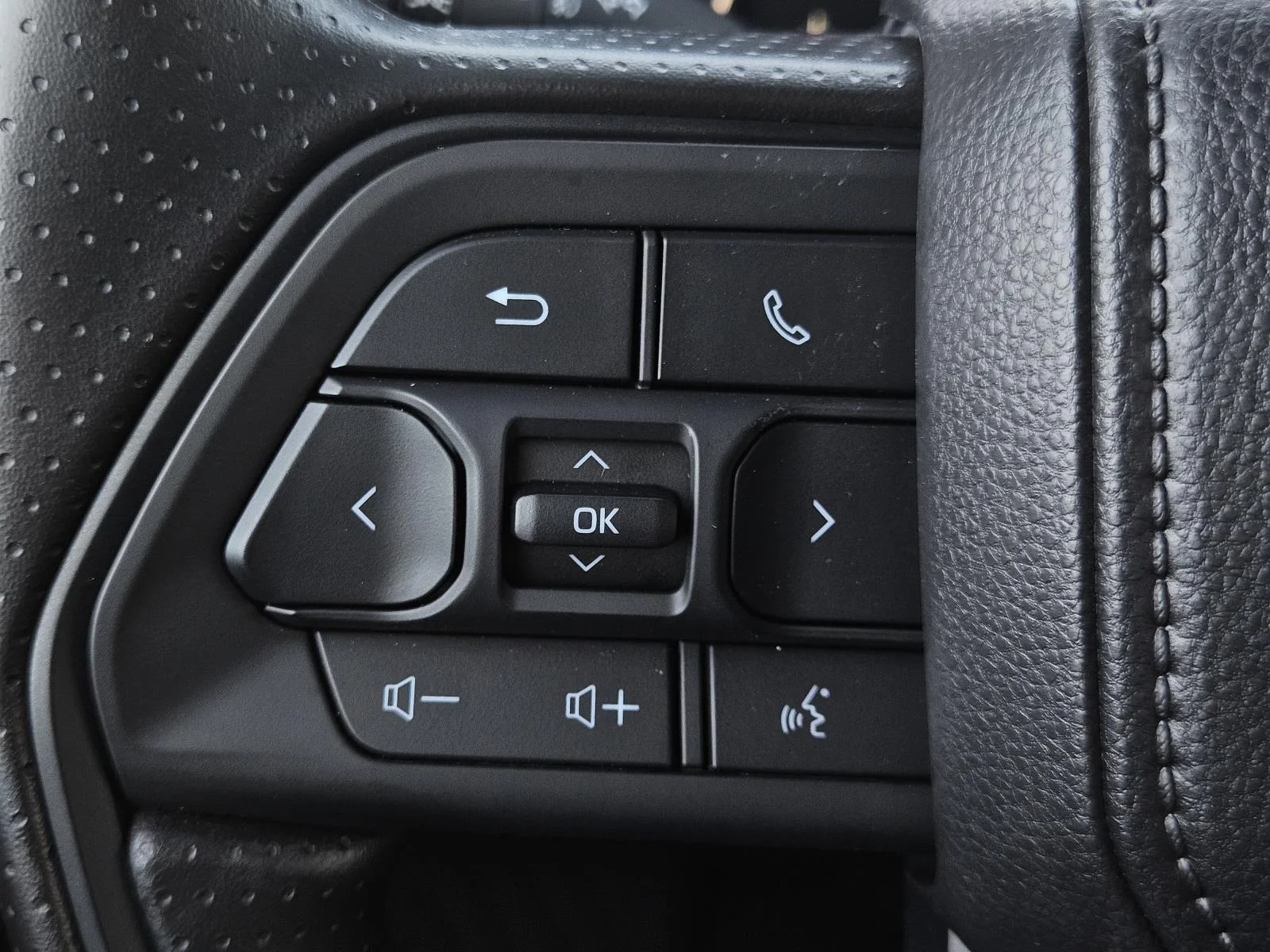 2026 Toyota Tundra SR5 - Photo 11
