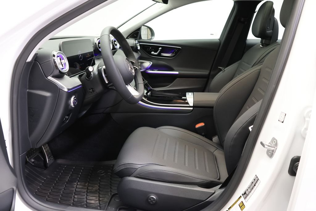 New 2026 MANUFAKTUR Moonlight White Metallic Mercedes-Benz C 300 image 38