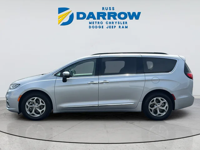 Used 2023 Silver Chrysler Limited image 2