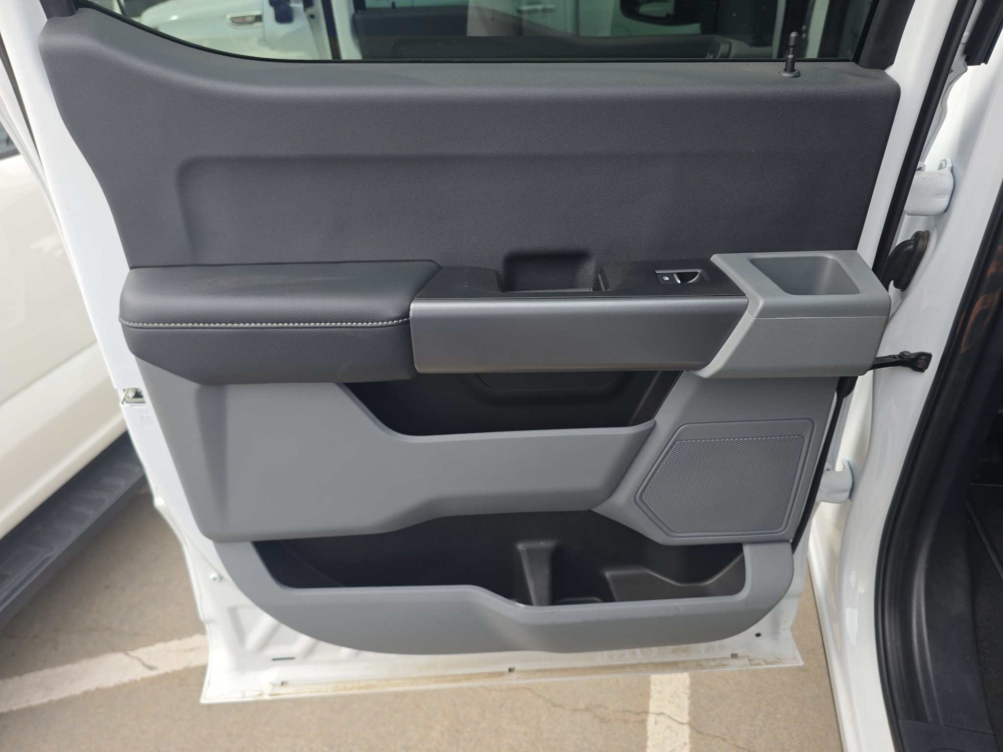 Used 2026 White Ford 3S image 33