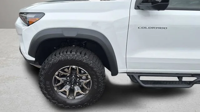 Used 2026 Summit White Chevrolet ZR2 image 33