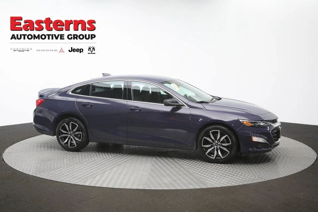 Used 2025 Black Chevrolet RS image 46