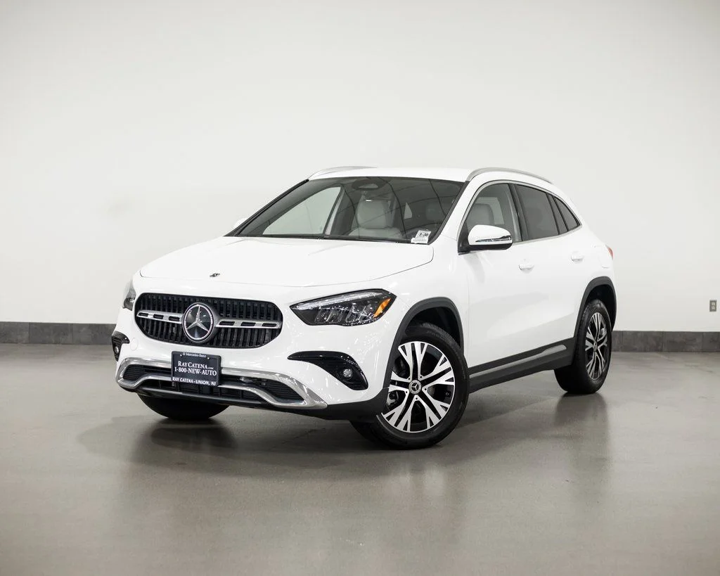 Certified Used 2025  Mercedes-Benz GLA 250 image 1