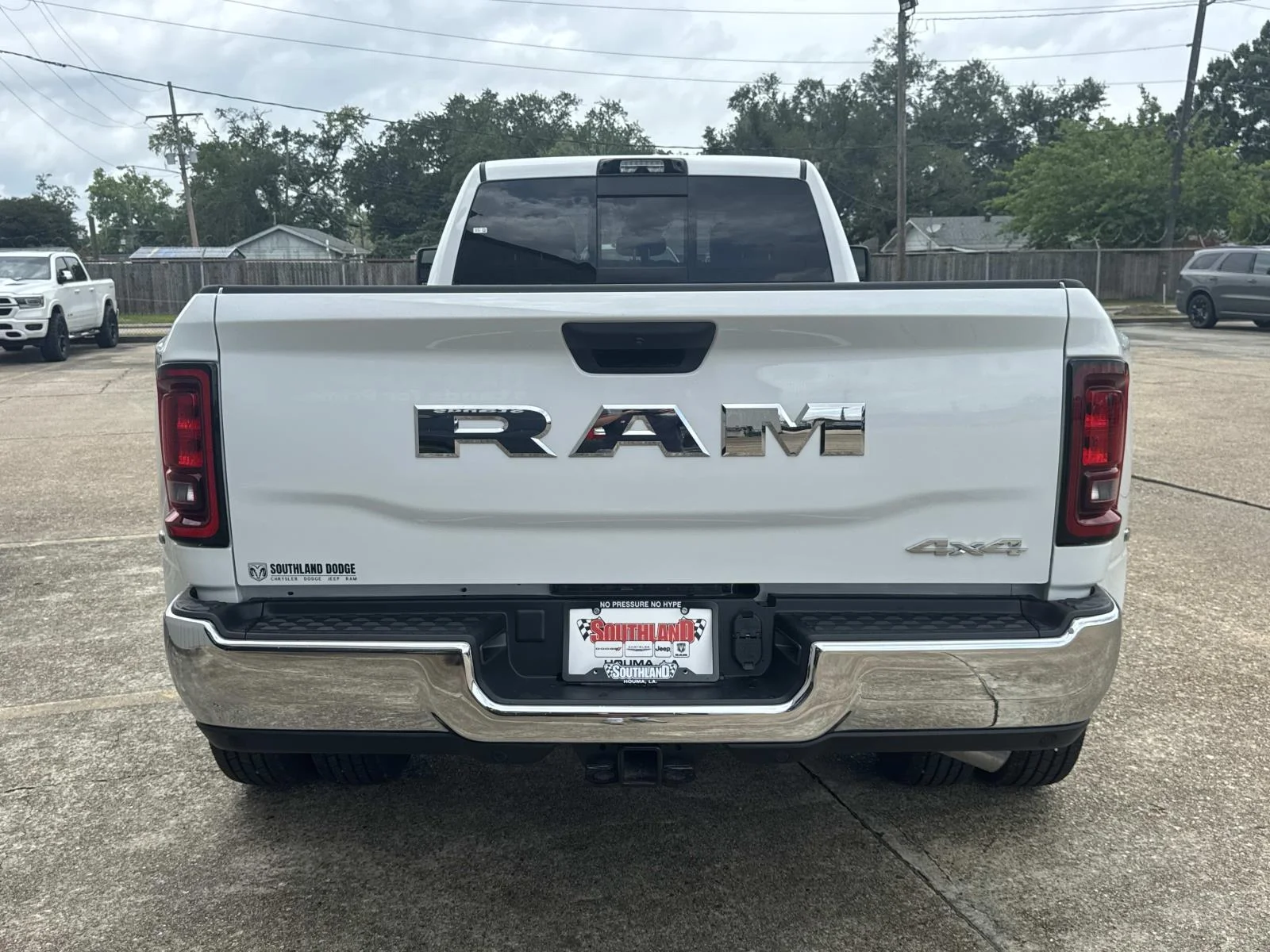 New 2026 Bright White Clear-Coat Exterior Paint RAM Tradesman image 5