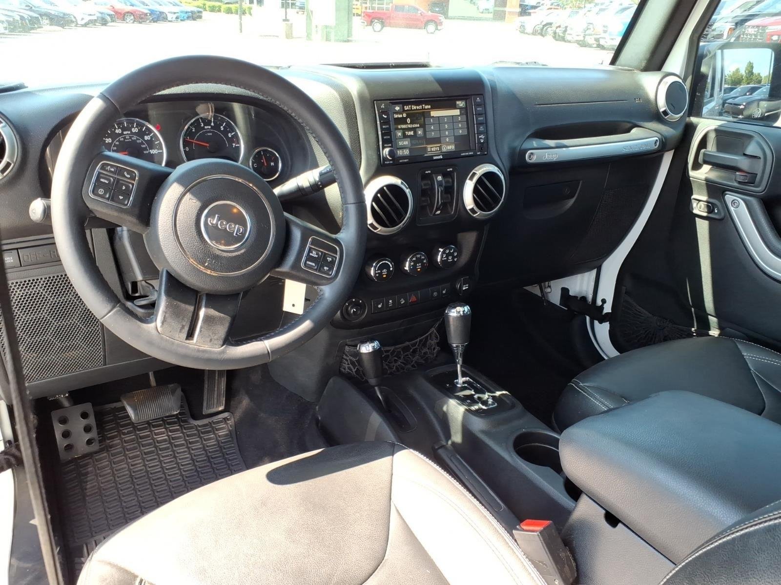 Used 2017 Bright White Clearcoat Jeep Rubicon image 24