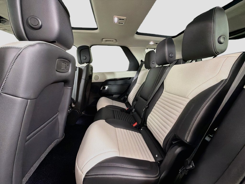 New 2026 Santorini Black Land Rover S image 26