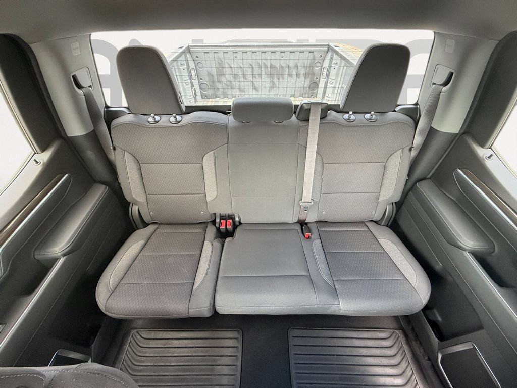 Used 2023 STERLING GRAY METALLIC Chevrolet LT image 18