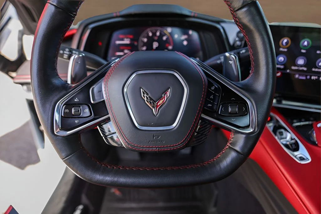 Used 2021 White Chevrolet Stingray image 10