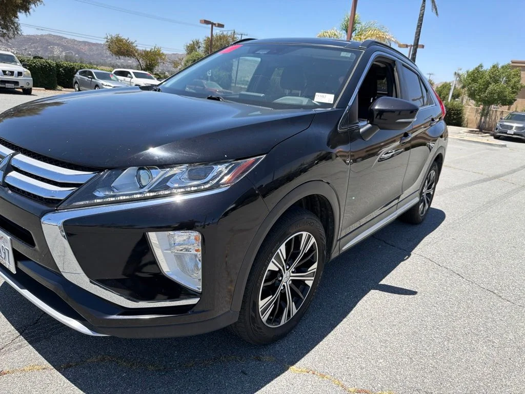 Used 2020  Mitsubishi SE image 11