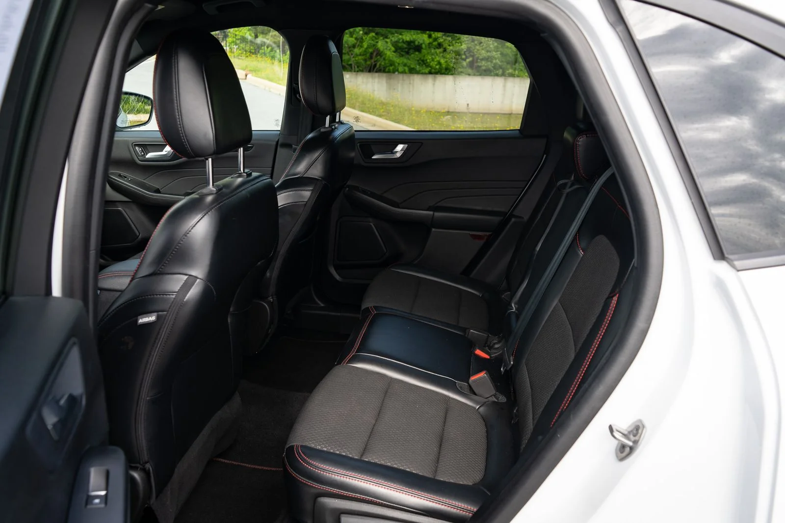 Used 2023 Oxford White Ford ST-Line image 18