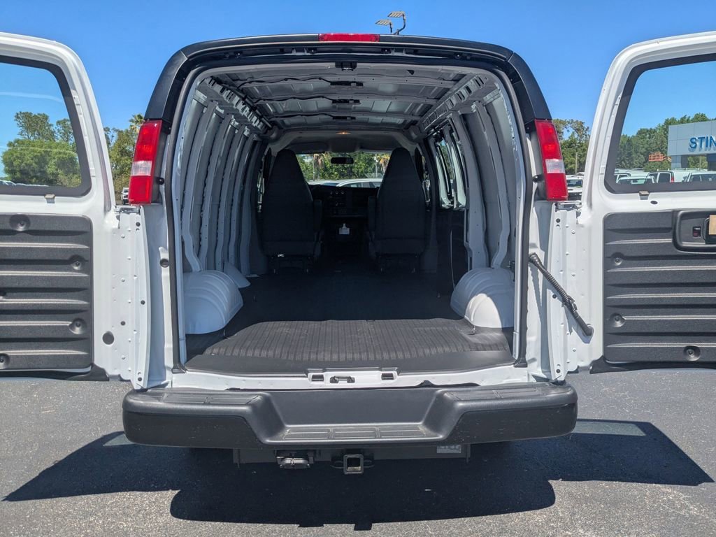 2025 Chevrolet Express Cargo Work Van - Photo 14