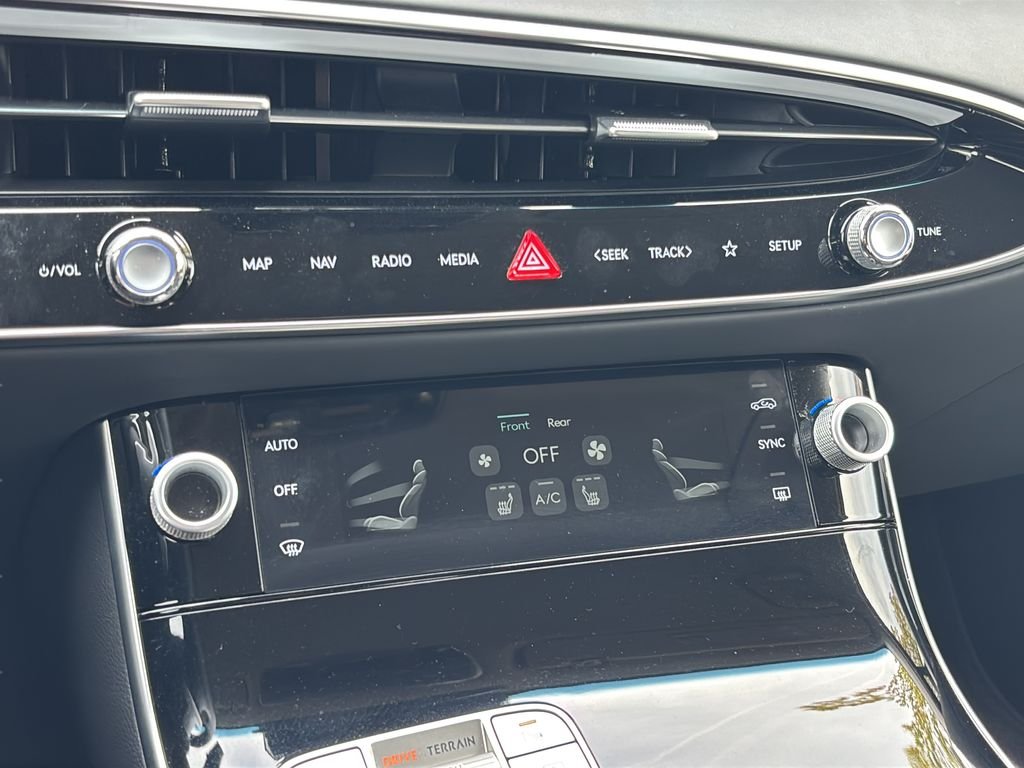 2026 GENESIS GV70 - Photo 28