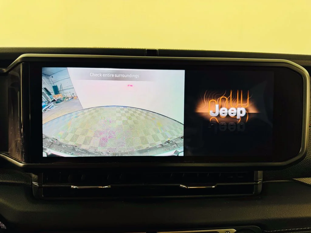 Used 2025 White Jeep Rubicon image 15